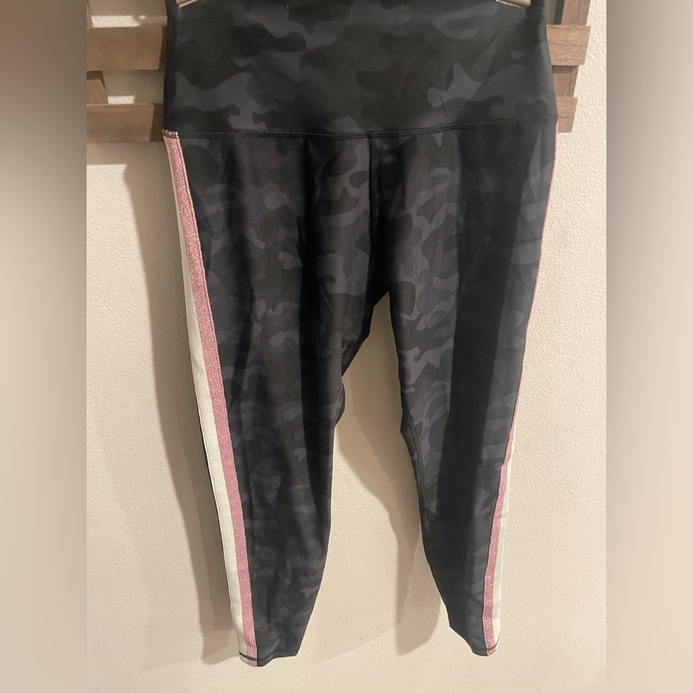 Spiritual‎ Gangster Camo Leggings Black with Pink Stripes Size Medium